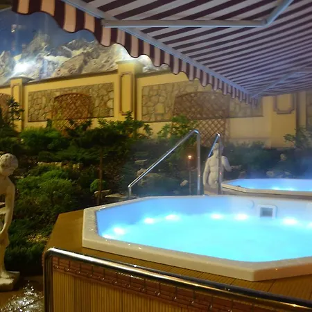 Semesteranläggning (resort) Palac Saturna 4*