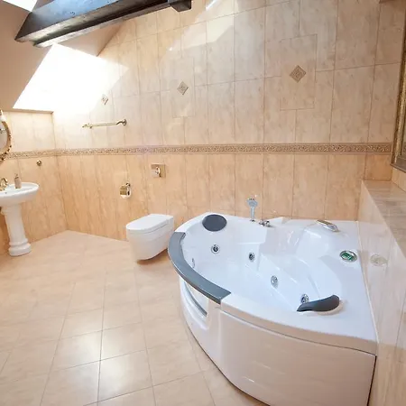 Palac Saturna 4*