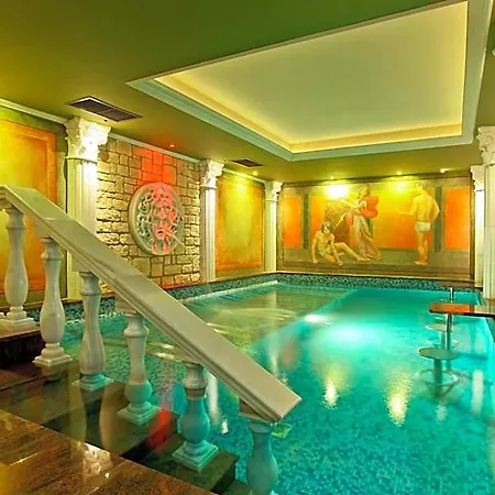 Palac Saturna 4*